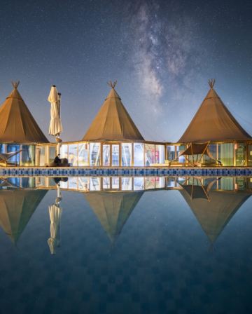 銀川、寧夏深度野奢住宿6天之旅【入住1晚通湖草原七號星空帳篷+升級1晚隱世奢華銀川賀蘭安漠酒店】 越野車穿越赤谷(沙漠下午茶、滑沙、航拍)、通湖草原、沙坡頭、西夏陵、青銅峽黃河大峽谷108塔