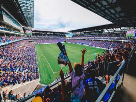 九州 J1甲級聯賽 +春日花祭 6天溫泉之旅   【保證入住1晚】長崎 Stadium City球場酒店(設有球場景觀之大浴場)、 J1甲級聯賽~長崎成功丸 vs 清水心跳 (包門票)、春の花祭