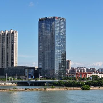 《皇牌潮州+璀璨天燈夜+高鐵》入住~汕頭MARRIOTT萬豪酒店 包廂享用【(位上)養顏花膠宴】【鮀城盛宴】【任食一人一鍋金牌牛肉火鍋】探索湘子橋日與夜 潮州純玩加班3天團