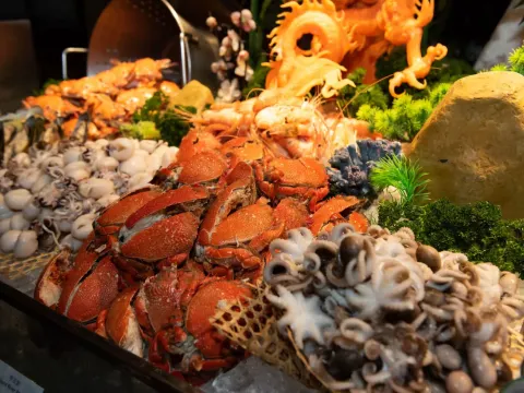 酒店豐盛海鮮自助餐