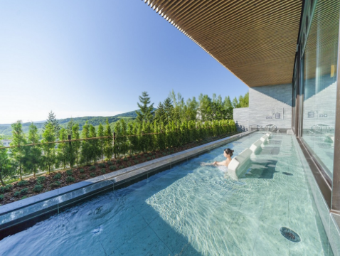 北海道~留壽都 溫泉度假5天花果之旅 【尊享香港航空貴賓室】  富良野~富田花園、美瑛~四季彩の丘(包乘坐四季彩Norocco號觀光車)、余市紅酒工房、北國優駿公園、浪漫小樽運河