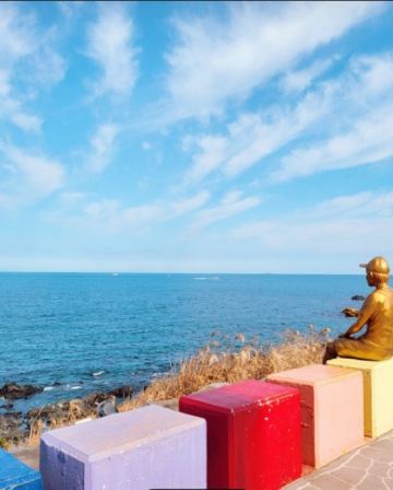 濟州5天韓遊之旅 ※Osulloc雪綠茶博物館、沉浸式數碼藝術館ArteMuseum、彩虹遊艇+海女下水表演秀、海女博物館、風之山坡Boromwat、城山日出峰、透明獨木舟體驗、道頭洞彩虹海岸道路