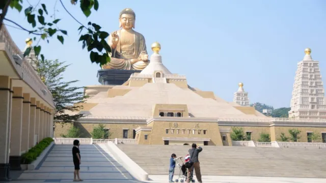 高雄佛陀紀念館