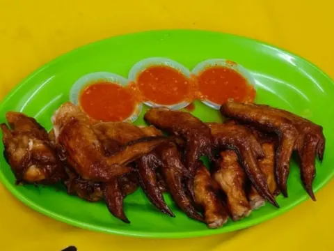 Jalan Alor亞羅街【燒魔鬼魚、奶油蝦、燒雞翼】