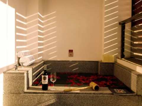 獨立私家溫泉泡池露臺客房