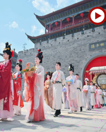 復活節相約福建🌺(泉州、福州、漳州、廈門)5天純玩高鐵團 閩越水鎮、琴亭湖杜鵑花海、海灣公園睡蓮、華安大地土樓群、三坊七巷愛心樹【保證2晚半月山溫泉酒店~獨立私家溫泉泡池露台房】