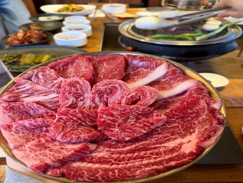 釜山6天團·地道韓食之旅《 10月份起出發適用 》Club D Oasis主題汗蒸幕/Haeundae Blueline Park 海岸列車/打卡咖啡店 Waveon Coffee/時令果園/冬日士多啤梨
