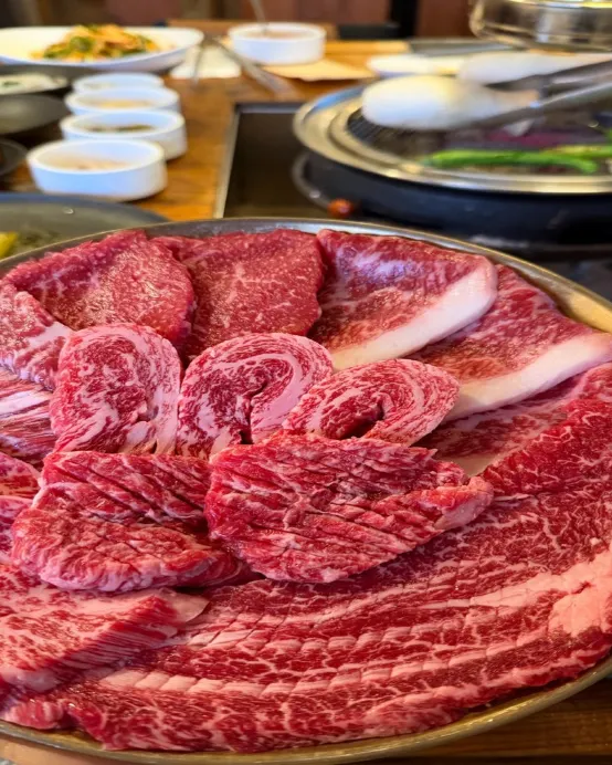 釜山6天團·地道韓食之旅《 10月份起出發適用 》Club D Oasis主題汗蒸幕/Haeundae Blueline Park 海岸列車/打卡咖啡店 Waveon Coffee/時令果園/冬日士多啤梨