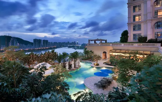 十六浦索菲特酒店空中花園泳池