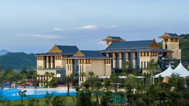 韶關翁源龍泰翁山源温泉城