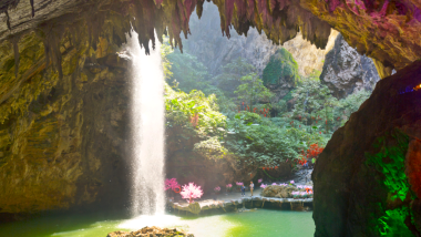 清遠+英德3天團·《千姿百態~英西峯林+食足10餐》《探祕地下河勝境~洞天仙境》《融創樂園+融創國際大馬戲~奇幻祕境》