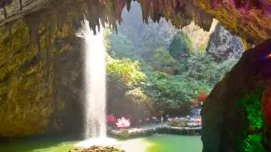 清遠+英德3天團·《千姿百態~英西峯林+食足10餐》《探祕地下河勝境~洞天仙境》《融創樂園+融創國際大馬戲~奇幻祕境》