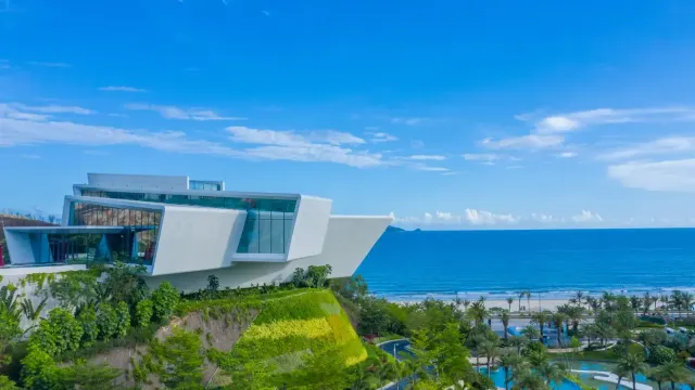 雙月灣泰麗雲頂度假酒店懸崖藝術館