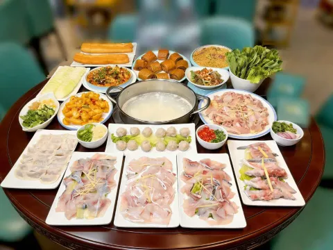 鮮香嫩滑粥水底脆肉鯇火鍋