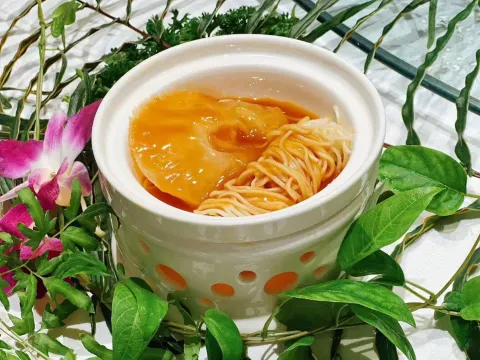 (位上)秘製紅燒金勾·鳳舞翅宴