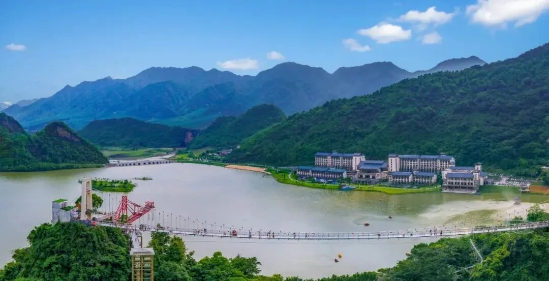 清遠寶晶宮天鵝湖温泉酒店