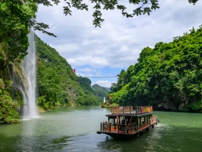 清遠+連州3天團·《荷花盛會+水晶梨季+森系風景》灕江山水仙境~「峰林曉鎮」「水晶梨園」「湟川三峽」「連州地下河」 清遠+連州3天團·《荷花盛會+水晶梨季+森系風景》灕江山水仙境~「峰林曉鎮」「水晶梨園」「湟川三峽」「連州地下河」