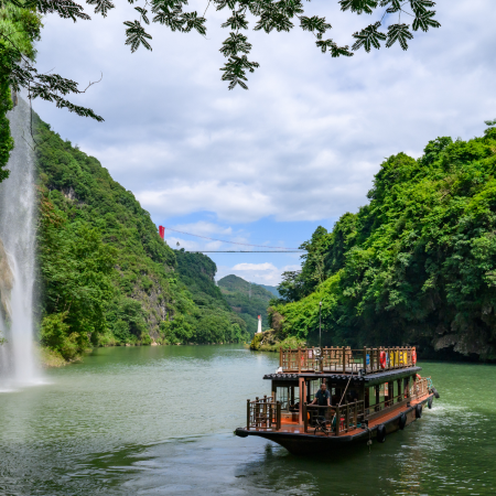 清遠+連州3天團·《荷花盛會+水晶梨季+森系風景》灕江山水仙境~「峰林曉鎮」「水晶梨園」「湟川三峽」「連州地下河」