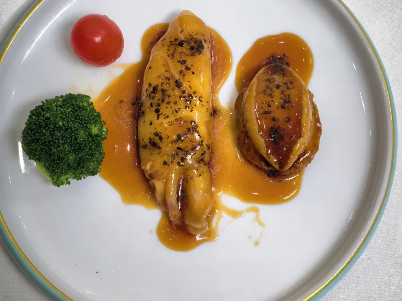 (位上)黑鬆露鮑魚拼花膠宴