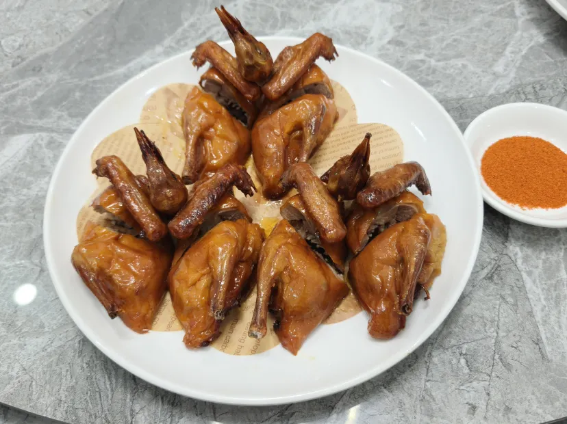 生炸妙齡乳鴿+秘製鹽焗乳鴿+中山脆肉鯇宴