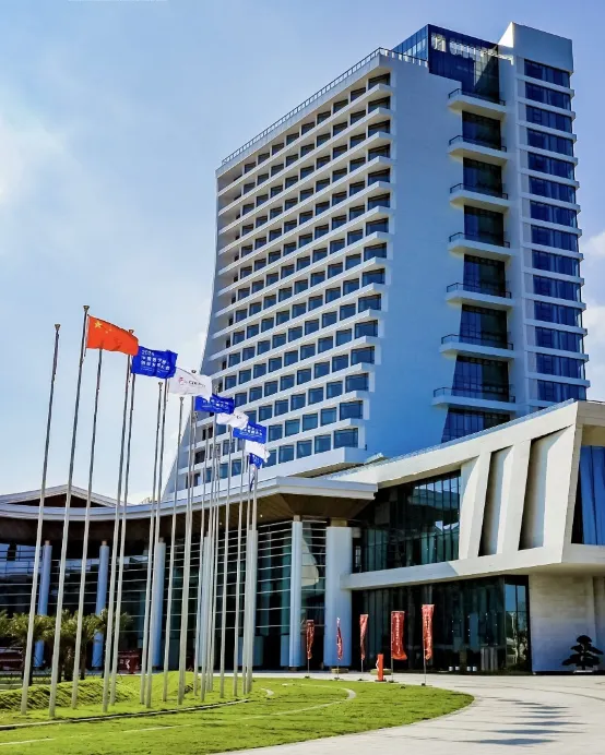 潮州3天團·《電影取景地+高鐵》2晚保證入住汕頭白天鵝酒店(約500呎豪華客房) 水鄉西淇村、小公園歷史街區 【任吃一人一鍋牛肉火鍋】美景純玩3天團
