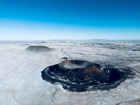 內蒙古6天團·內蒙古(火山+草原+沙漠)6天純玩之旅 烏蘭哈達火山、希拉穆仁草原~穿蒙古服騎馬拍照、響沙灣~騎駱駝、大召寺、伊利健康谷、內蒙古博物院、特色文博下午茶、塞上老街