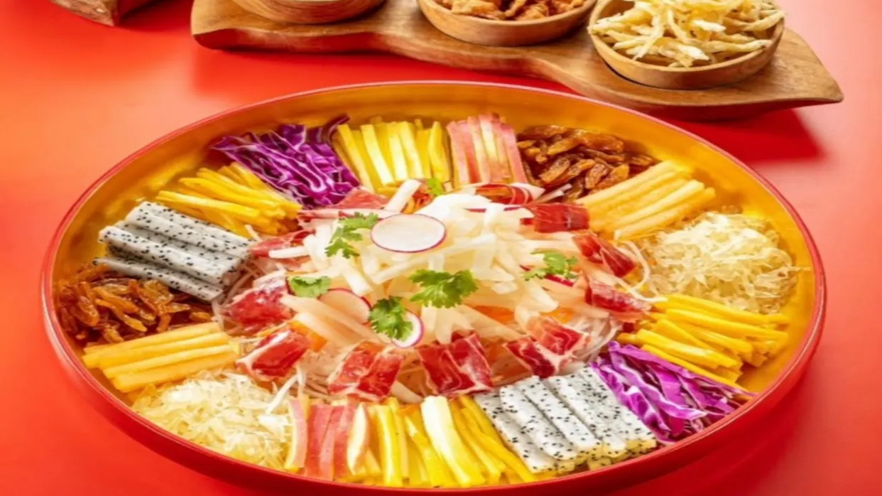 西班牙火腿銀針魚水果撈起