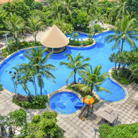 東莞2天團·《東莞休閒之旅》保證入住 東莞松山湖帝豪花園酒店(酒店戶外大型泳池，綠植覆蓋率高。行街、宵夜方便) 品嚐【酒店海鮮自助餐】(位上芝士焗龍蝦半隻)、【酒店精美下午茶】
