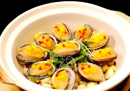 黃金醬焗鮮鮑魚+鮑汁紅腰豆燴海參宴