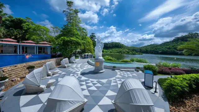 塘廈三正半山酒店