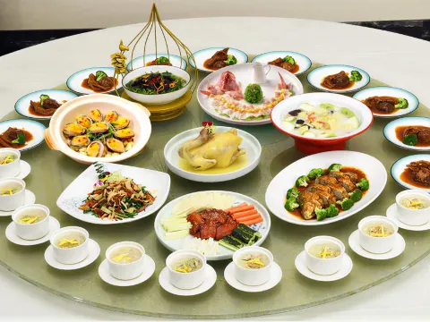 老陳皮焗東星斑+(位上)鮑汁花菇扣鵝掌宴