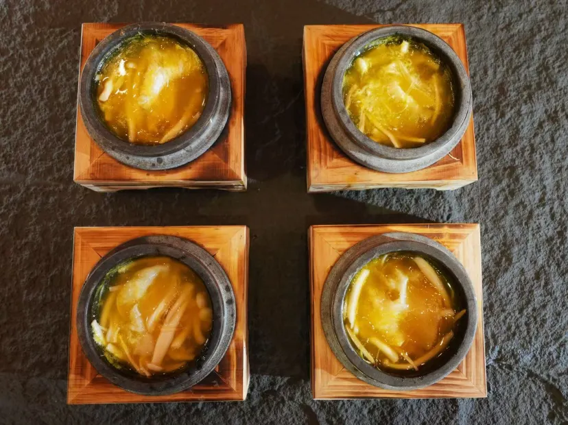堂做金牌石鍋金湯魚翅+位上冰花燉燕窩