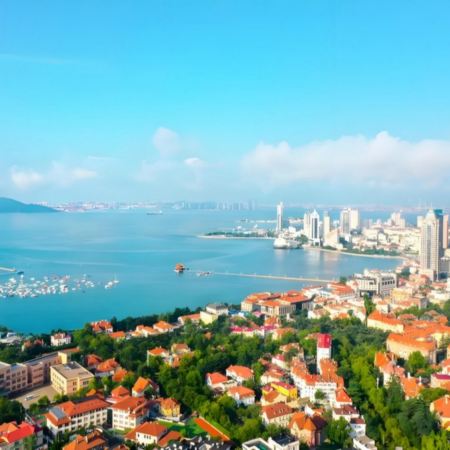 青島5天團·VIP小包團~啤酒博物館、嶗山風景區、八大關、雲上海天81層觀光廳(鑽石角玻璃觀景台)、旋轉餐廳享海景下午茶、小魚山公園俯瞰老城區全景、德國總督樓舊址、海軍博物館、青島棧橋