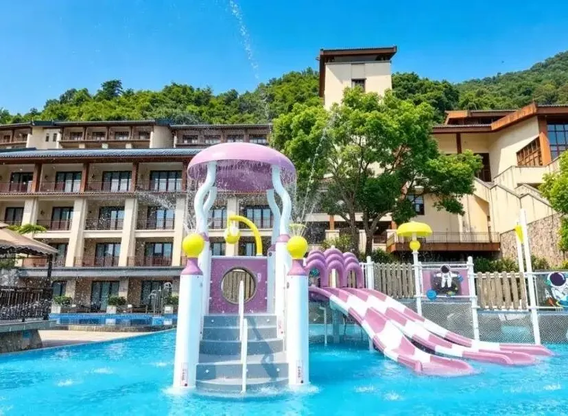 清遠寶晶宮天鵝湖溫泉酒店