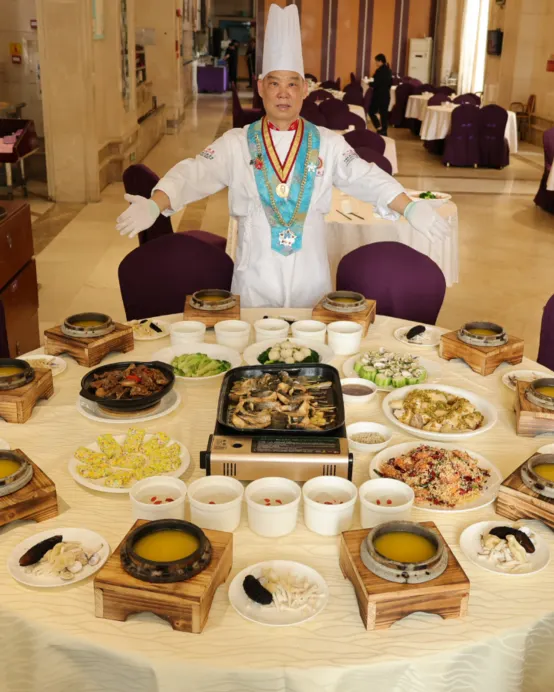 廣州+佛山2天團·國際品牌~佛山裏水希爾頓惠庭酒店~【堂做金牌石鍋金湯魚翅+位上冰花燉燕窩宴】【招牌黃金醬焗鮑魚+毋米粥油浸玉米雞】【鎮店香米醋&招牌呷醋五寶宴】