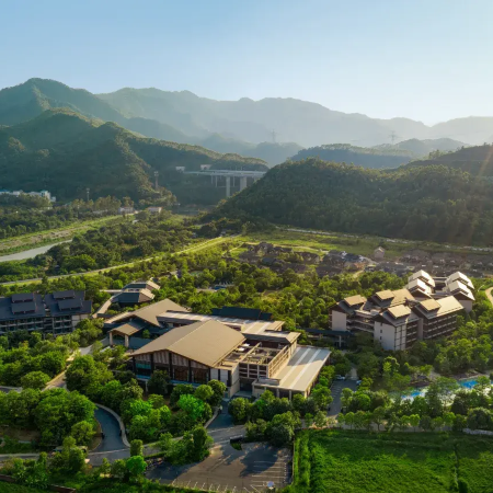 清遠2天團·保證入住瑰麗酒店集團旗下~清遠新世界酒店(約600呎私家露台泡池客房)、暢遊「筆架山瀑布群」