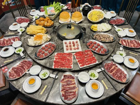 牛牛盛宴~任食現切鮮嫩牛肉肥牛
