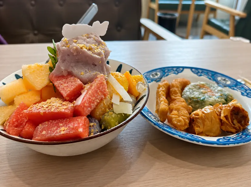 芋泥水果炒冰+無米粿