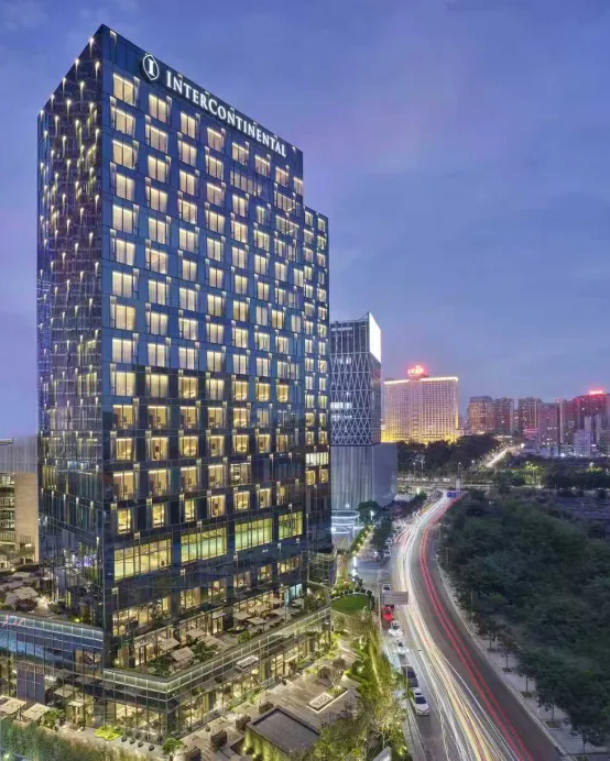 東莞2天團·《星級酒店》 至HEA享受國際品牌InterContinental Hotel東莞洲際酒店  歎【酒店豐富海鮮自助晚餐】、園林私廚秘製【正宗荔枝柴燒鵝宴(保證每席1隻)】 東莞純玩2天團