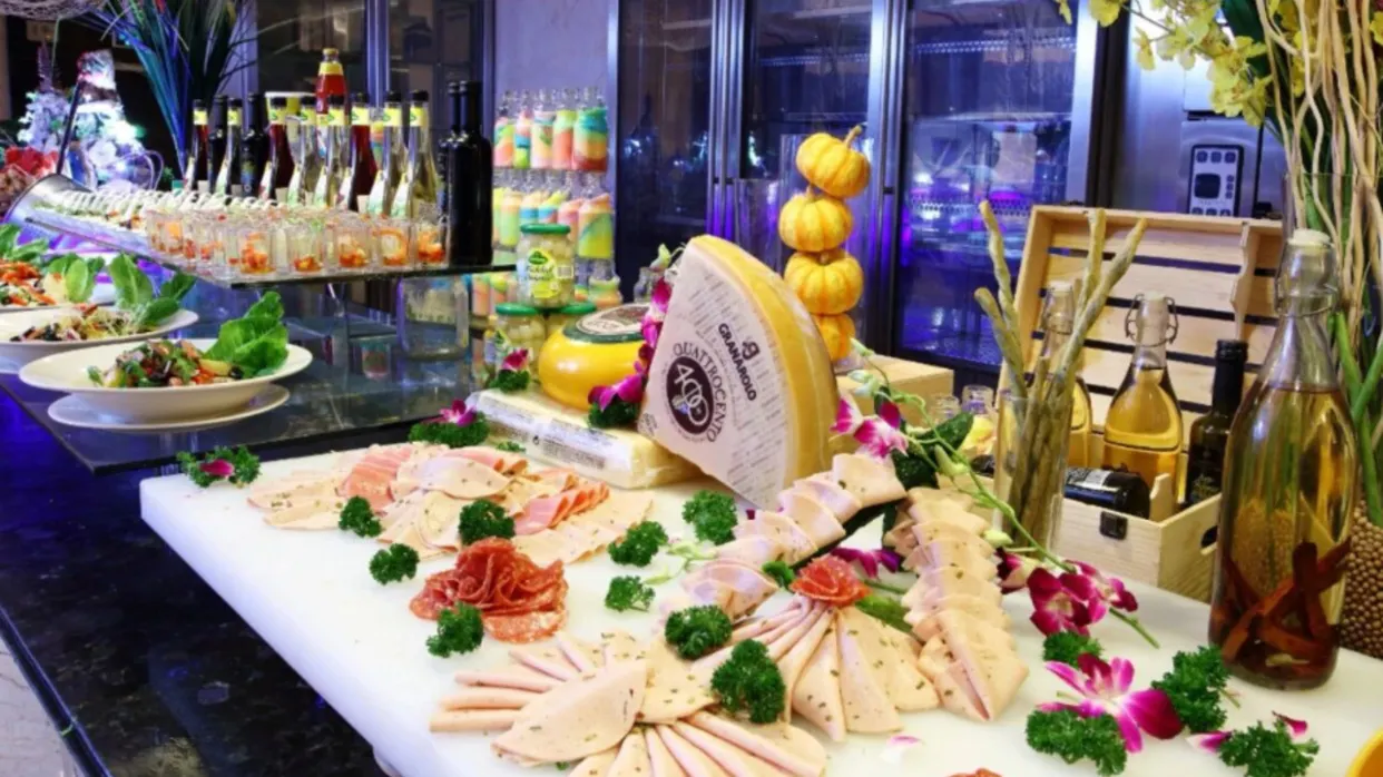 酒店自助晚餐