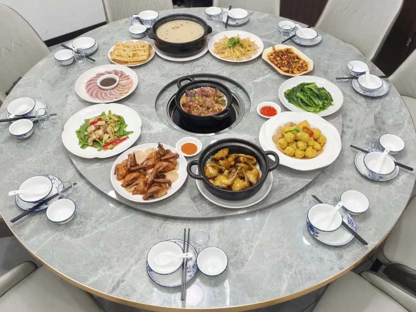 生炸妙齡乳鴿+秘製鹽焗乳鴿+中山脆肉鯇宴