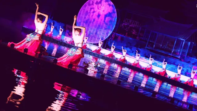 鳳凰樂土·山水麗人