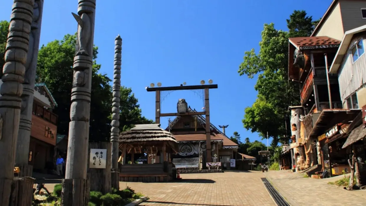 阿寒湖蝦夷民族商店街
