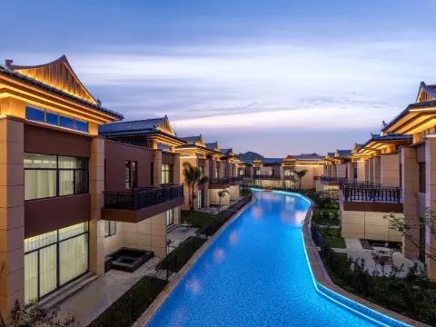 韶關翁源龍泰翁山源溫泉城