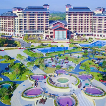 新興+江門3天團·《佛山宋城·廣東千古情》 以歷史人物及故事融合科技、舞蹈、雜技的精彩表演  穿梭嶺南歷史文化街區