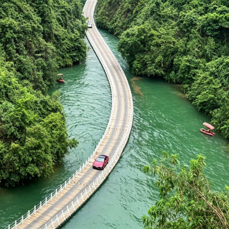 湖北6天團·【五鑽】✨秘境山水高新科技純玩高鐵 6 天團✨《中國仙本那》屏山大峽谷、獅子關、仙山貢水、曜天眼天坑、人形機器人中心、湖北省博物館、光谷空軌兩江夜遊