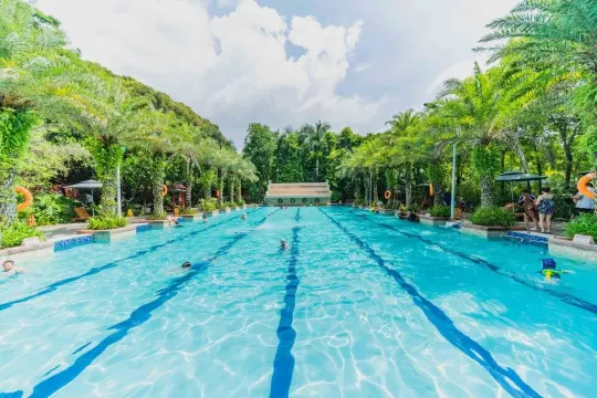 龍門南崑山雲頂温泉威士忌酒店 