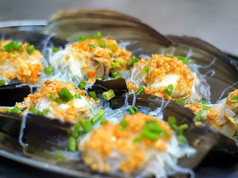 蒜蓉粉絲蒸帶子