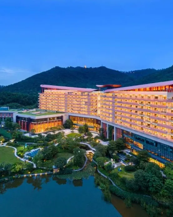 江門+中山2天團·羅湖香格里拉酒店享用早餐+國際品牌~江門鶴山方圓福朋喜來登酒店(每天首團首6位成人報名可提升入住獨立陽台泡池房)+【陳年花雕熟醉冰鎮鮑魚宴】【(位上)人參燉花膠+石岐乳鴿宴】