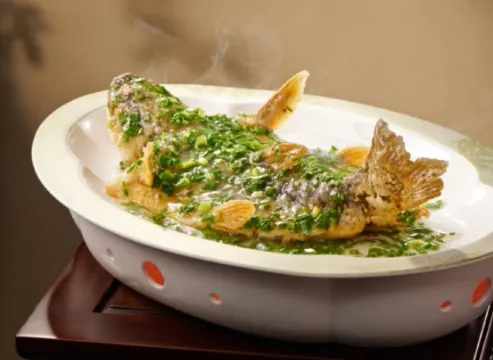 海晏樓首創葱油飛魚